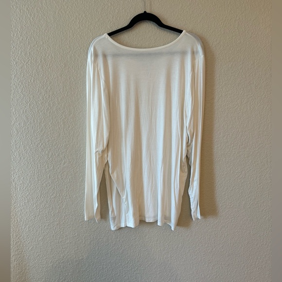 Torrid white Super soft crew neck long sleeve tee. Size 3 - Picture 7 of 10